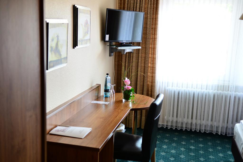 Landhotel Michaelishof แบร์เกน ภายนอก รูปภาพ